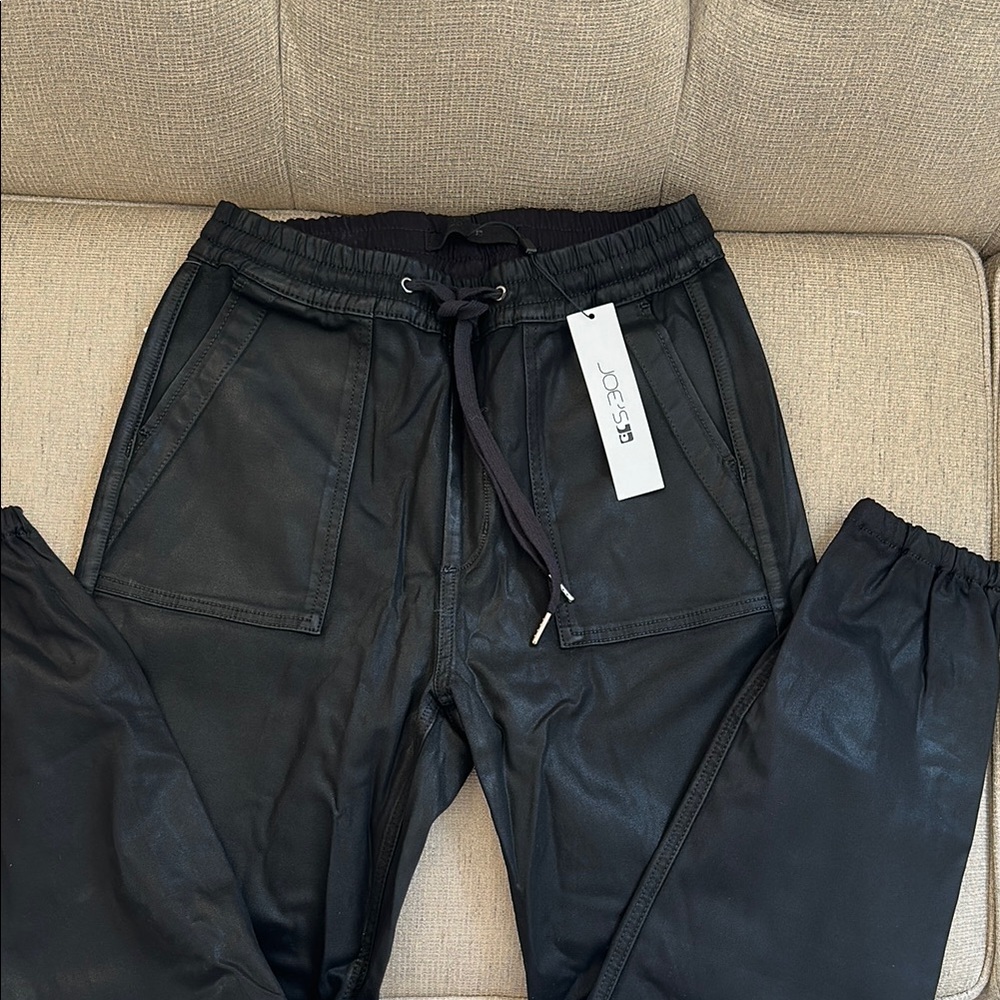 Joes Jeans "Sienna Jogger" in coated Cotton blend